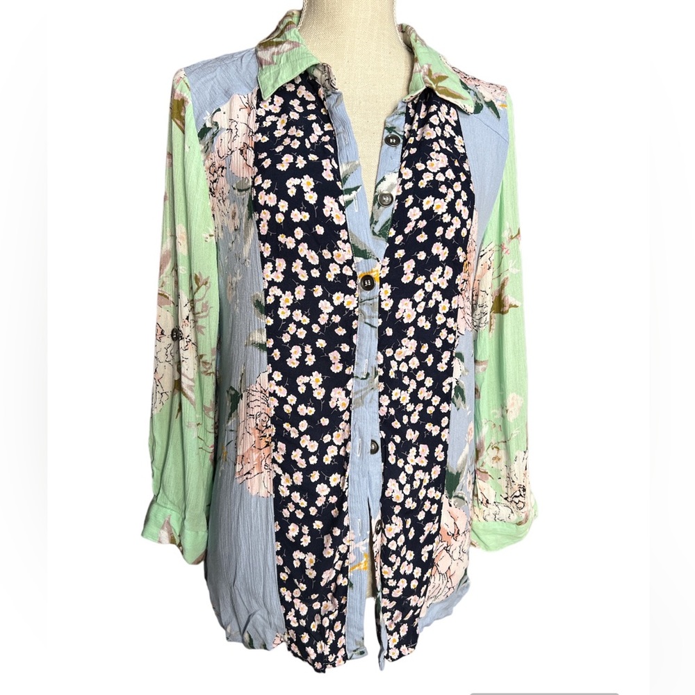 Caleooa Button Front Floral Blouse